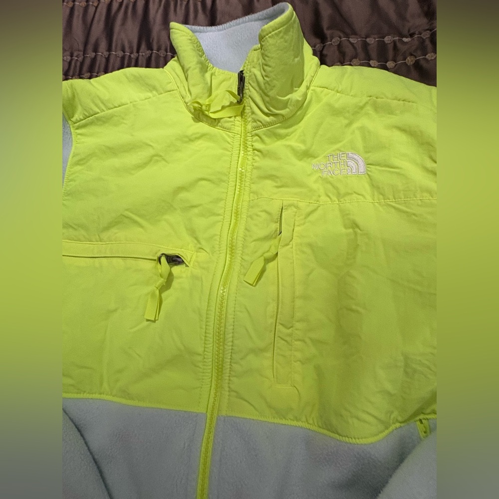 The North Face Neon Green and Light Gray Jacket & Pants Set. - Picture 13 of 16